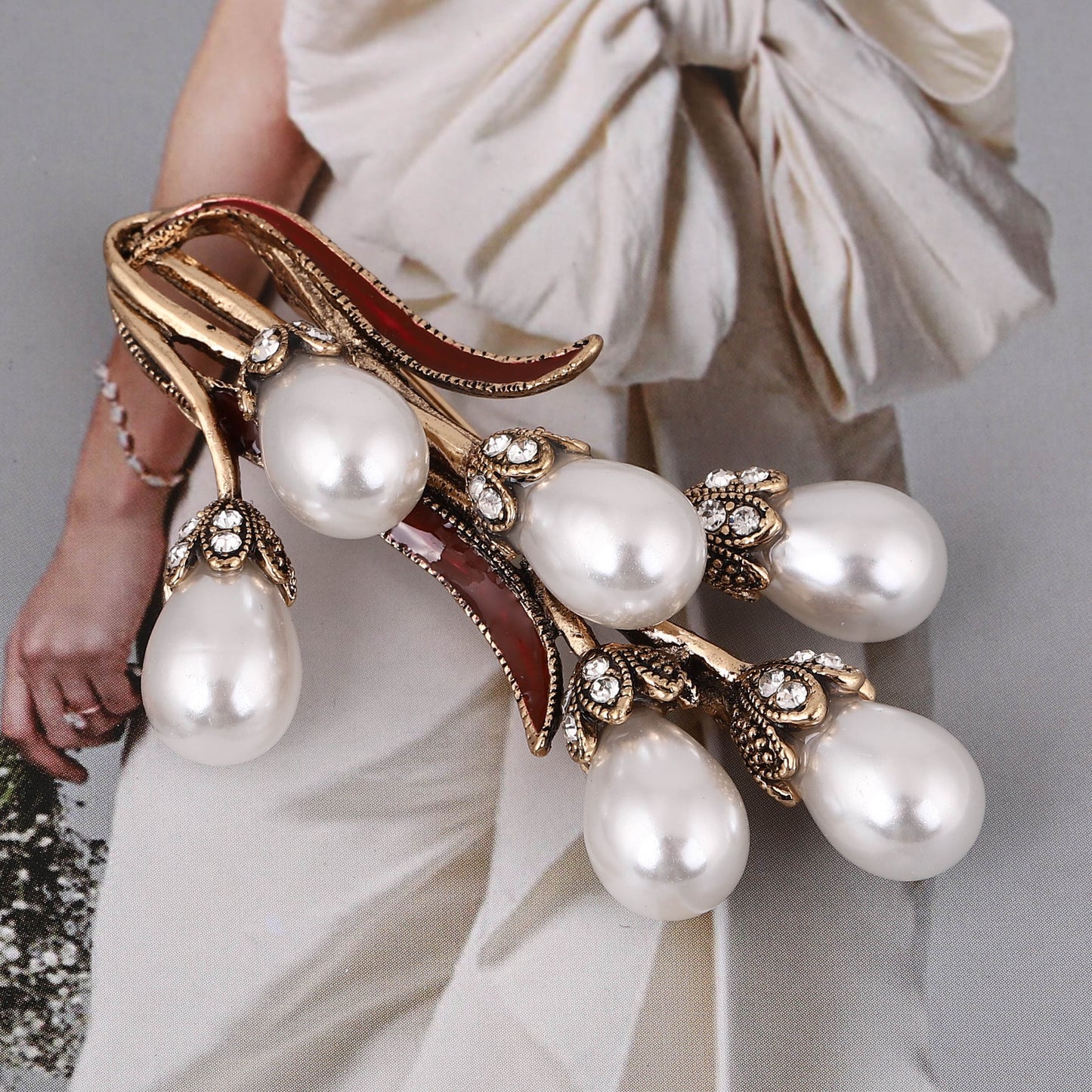 Retro Pearl Bouquet Womens Tulip Flower Brooch Pin